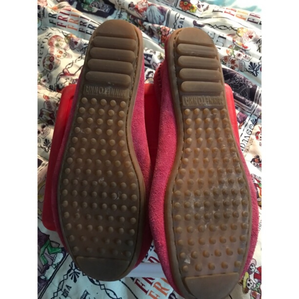 MINNETONKA HELLO KITTY MOCCASINS